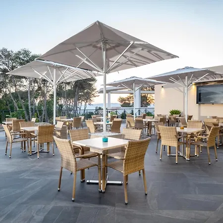 Admiral Hotel 4*